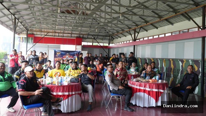 Kapolda Riau Perkuat Kedekatan dengan Masyarakat melalui Nobar Piala Dunia